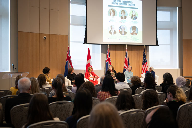 Future frontiers for science advice: While in Ottawa, the chief science advisors participated in a panel discussion entitled “Emerging Technologies: Shaping Tomorrow Together” at the Canadian Museum of Nature.
