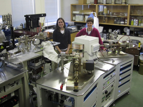 Figure 1: Research scientist Dr. Dawn Kellett and geochronologist Nancy Joyce with one of the Geological Survey of Canada’s geochronology mass spectrometers