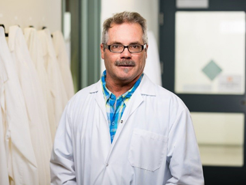 Robbin Lindsay, chercheur scientifique principal au Laboratoire national de microbiologie