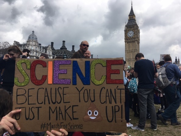 Un message que j’ai vu à la marche pour la science, en avril dernier, devant Big Ben à Londres.  